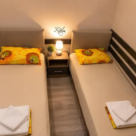 Relax, Centre, Free Wi-fi, Self Check-in Apartment *