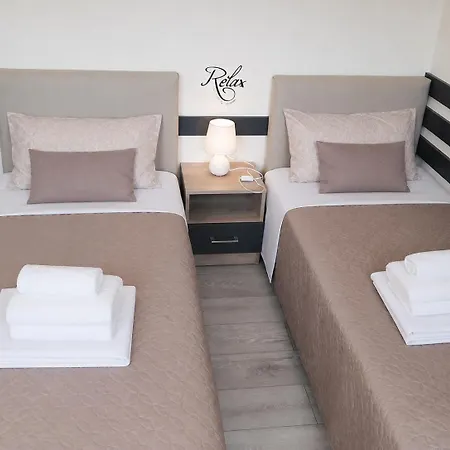 Relax, Centre, Free Wi-fi, Self Check-in